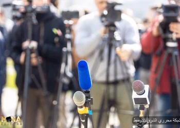 6 طرق لاستخدام اللغة الجسدية لتحسين الإلقاء