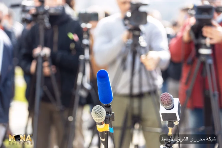 6 طرق لاستخدام اللغة الجسدية لتحسين الإلقاء