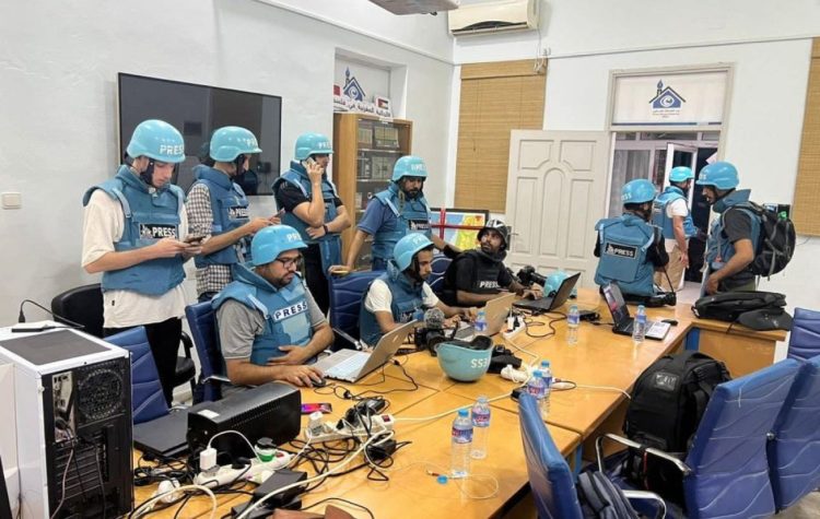 كيف استهدفت إسرائيل طاقم عمل التلفزيون العربي أثناء مهمة عمل؟