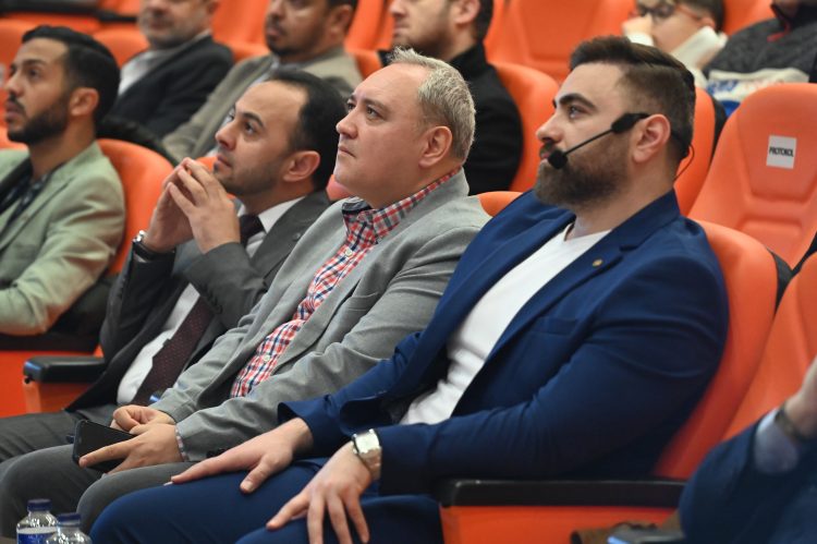 أفضل 10 منصات عالمية للتدريب الصحفي